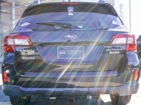 Used 2017 Subaru Outback 2.5i Limited image 10