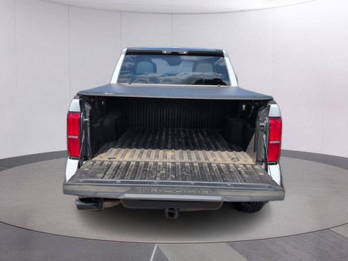 Used 2025 Toyota Tacoma SR5 RWD image 5