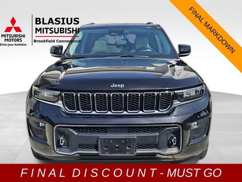 Used 2022 Jeep Grand Cherokee Overland w/ Luxury Tech Group IV image 3