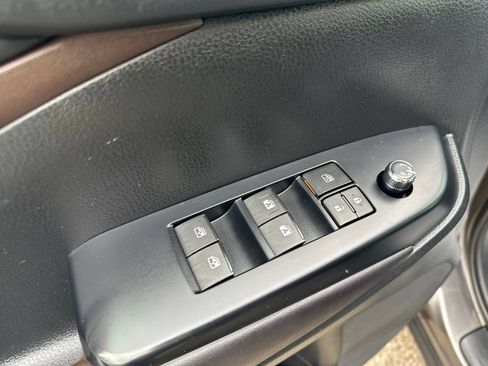 Used 2017 Toyota Highlander XLE AWD/4WD image 19