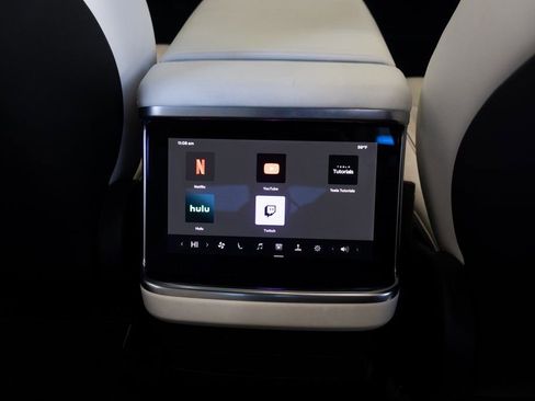 Used 2022 Tesla Model X Plaid image 26