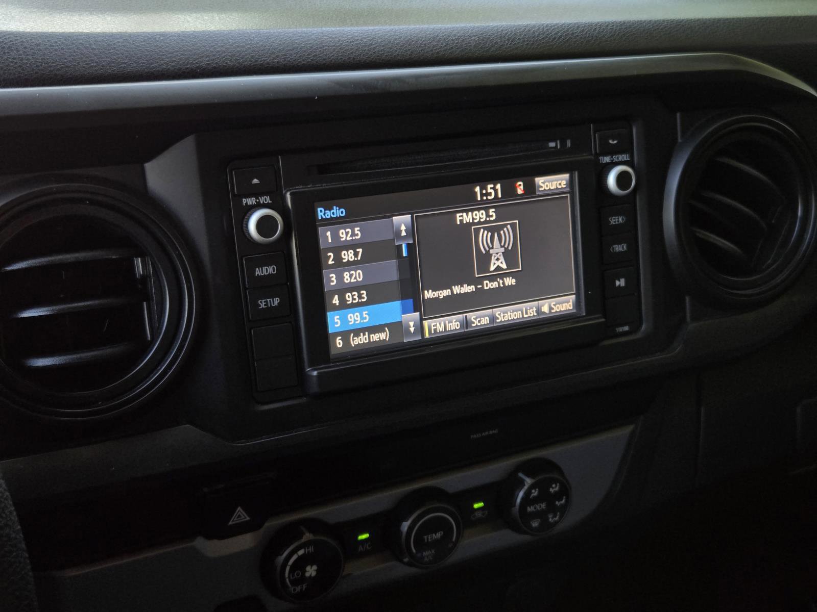 Used 2018 Toyota Tacoma SR RWD image 24