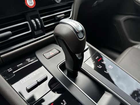 Used 2023 Porsche Macan image 24