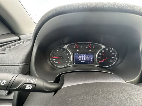 Used 2023 GMC Terrain SLE w/ Driver Convenience Package image 12