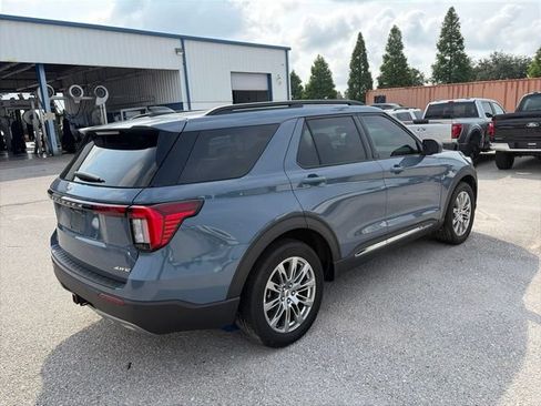 Used 2025 Ford Explorer Active w/ Active Comfort Package AWD/4WD image 5
