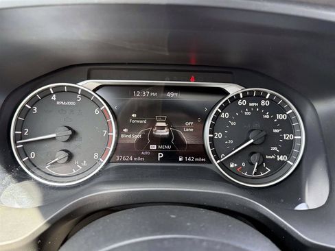 Used 2022 Nissan Rogue SV w/ SV Premium Package image 29