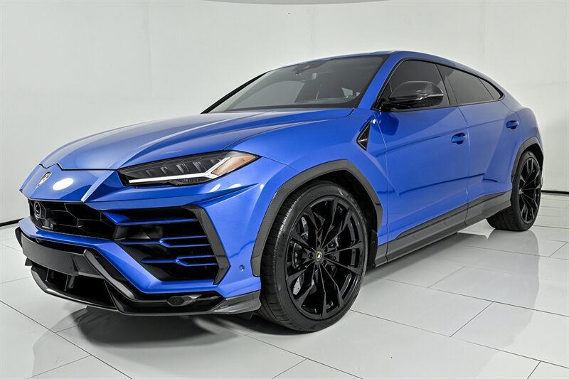 Used 2022 Lamborghini Urus AWD/4WD image 11