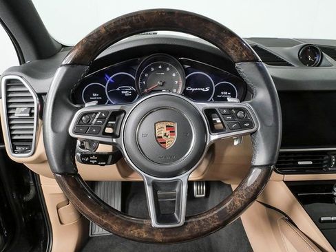 Certified 2022 Porsche Cayenne S image 10