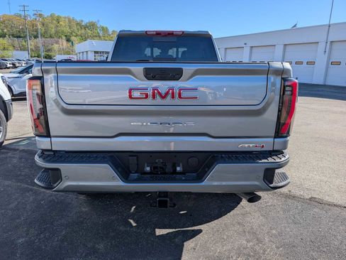 New 2026 GMC Sierra 2500 AT4 AWD/4WD image 9