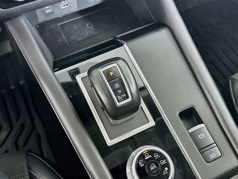 Used 2024 Mitsubishi Outlander SE FWD image 25