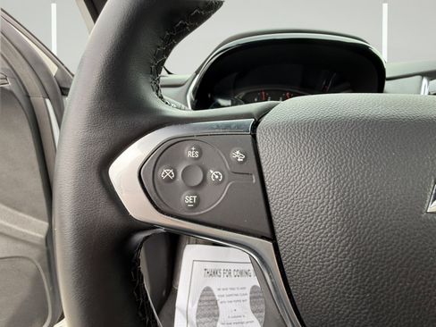 Used 2023 Chevrolet Traverse LT image 23