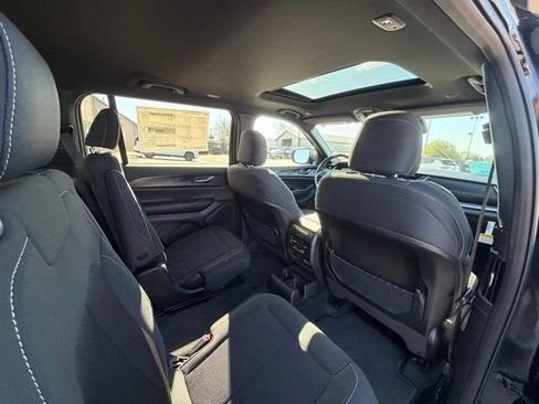 New 2026 Jeep Grand Cherokee L 4WD image 11