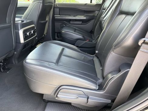 Used 2024 Ford Expedition XLT AWD/4WD image 31