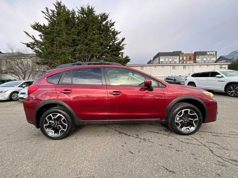Used 2017 Subaru Crosstrek 2.0i Premium w/ Popular Package #2 image 9