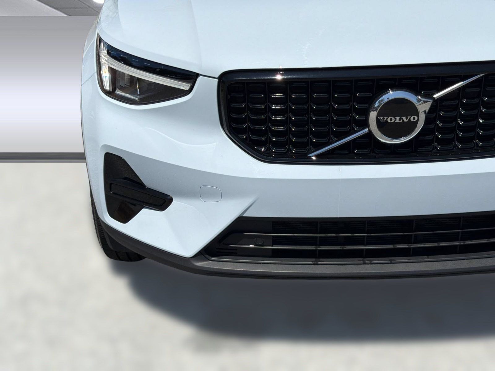 Certified 2024 Volvo XC40 B5 Core w/ Protection Package Premier AWD/4WD image 28