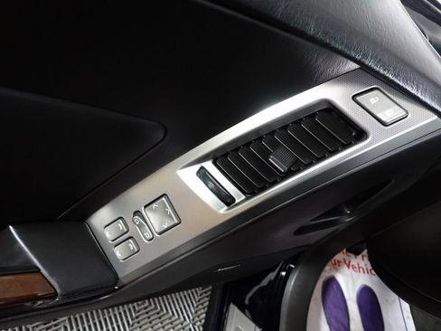 Used 2005 Cadillac XLR RWD image 17