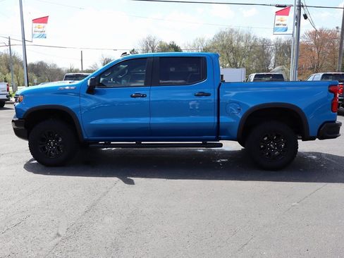 Used 2022 Chevrolet Silverado 1500 ZR2 w/ Technology Package image 30