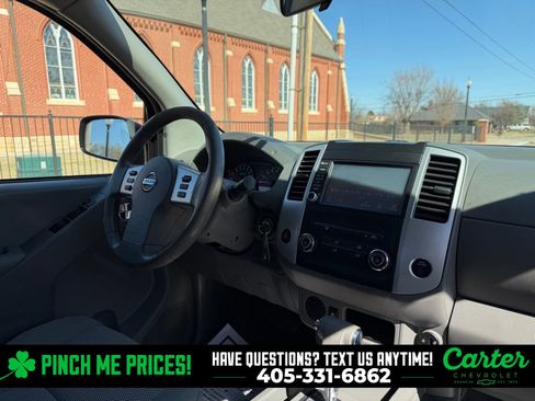 Used 2019 Nissan Frontier SV image 3