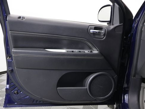 Used 2016 Jeep Compass High Altitude image 12