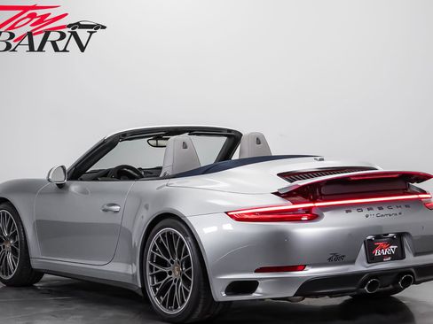 Used 2017 Porsche 911 Carrera 4 AWD/4WD image 3