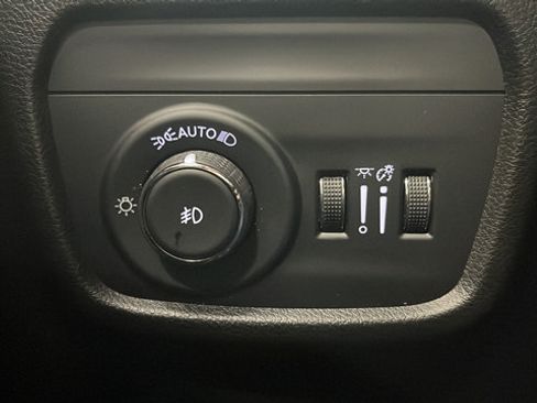 Used 2024 Jeep Grand Cherokee L Limited w/ Luxury Tech Group II AWD/4WD image 32