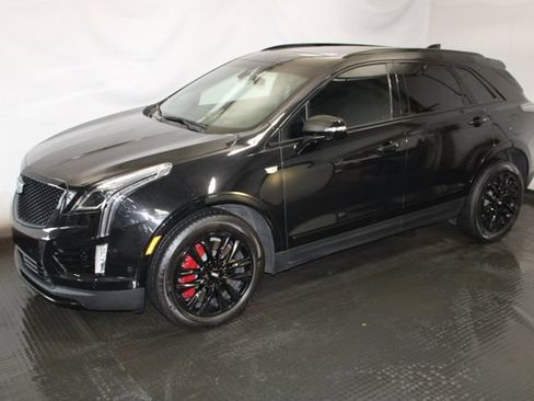 Certified 2022 Cadillac XT5 Sportv w/ LPO, ONYX Package AWD/4WD image 2