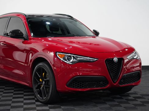 Used 2021 Alfa Romeo Stelvio Ti w/ Nero Edizione image 9
