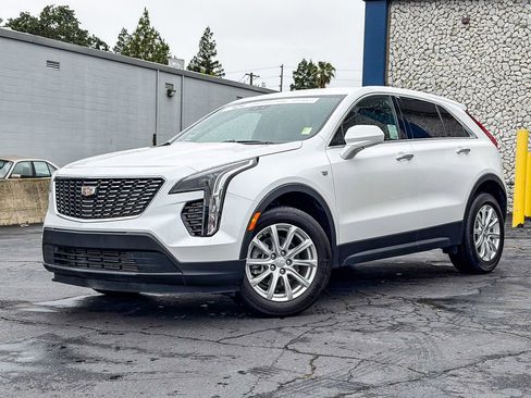 Certified 2023 Cadillac XT4 Luxury w/ Cold Weather Package FWD image 1
