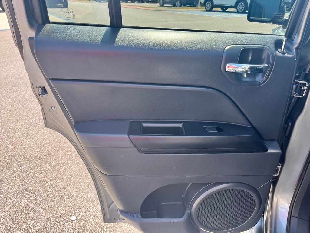 Used 2012 Jeep Patriot Sport w/ PWR Value Group FWD image 9