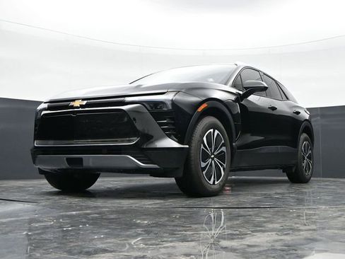 Used 2025 Chevrolet Blazer EV LT FWD image 38