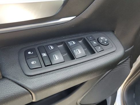 Used 2023 RAM 1500 Big Horn AWD/4WD image 9