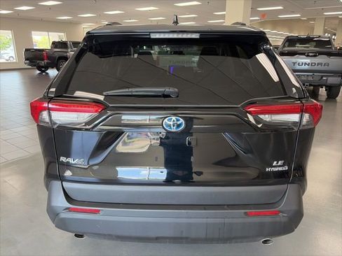 Certified 2024 Toyota RAV4 LE AWD/4WD image 6