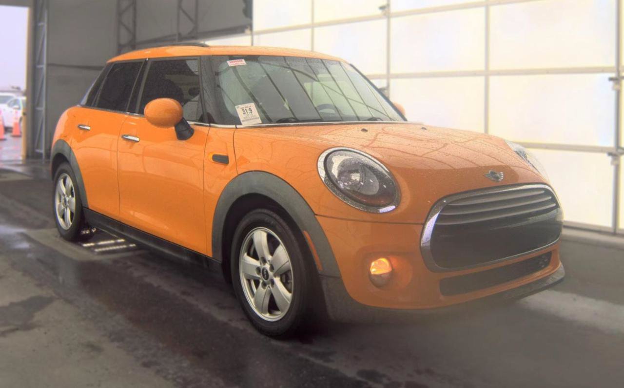Used 2015 MINI Cooper 4-Door Hardtop FWD image 4
