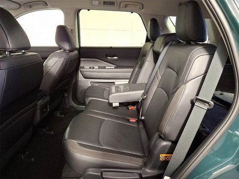 Used 2024 Nissan Pathfinder SL image 12