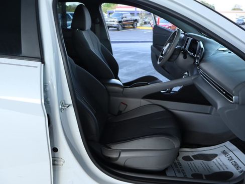 Used 2021 Hyundai Elantra SEL FWD image 35