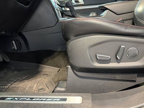 Used 2017 Ford Explorer Sport w/ Equipment Group 401A AWD/4WD image 23