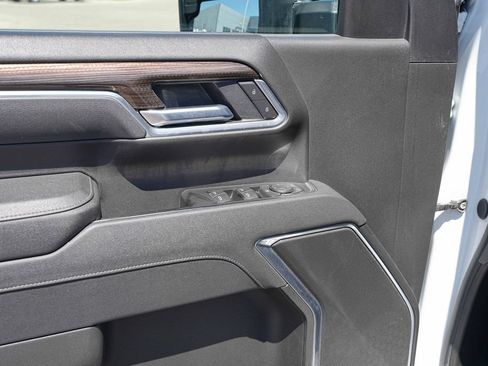 Used 2025 Chevrolet Silverado 2500 LT w/ Convenience Package AWD/4WD image 25