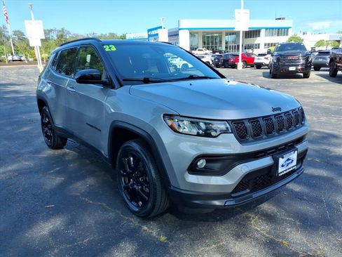 Used 2023 Jeep Compass Latitude w/ Sun and Sound Group AWD/4WD image 1