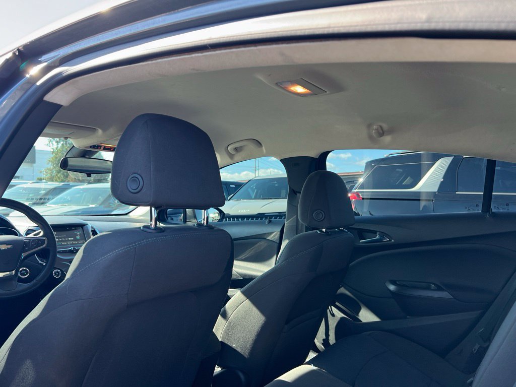 Used 2018 Chevrolet Cruze LT w/ Convenience Package FWD image 11