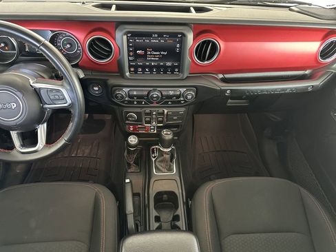 Used 2022 Jeep Wrangler Unlimited Rubicon AWD/4WD image 17