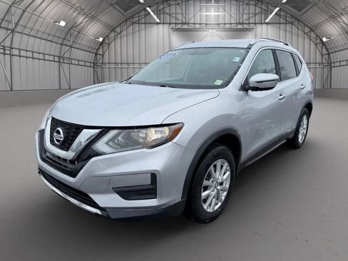 Used 2018 Nissan Rogue SV image 7