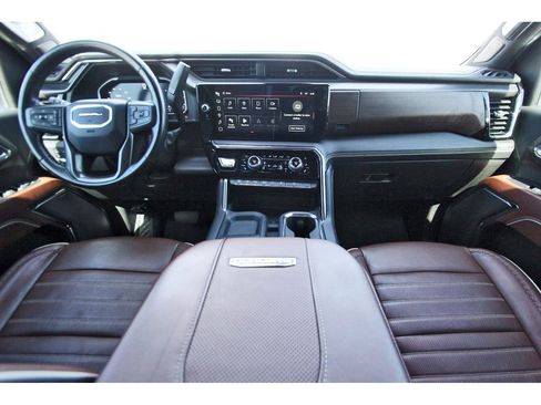 Used 2024 GMC Sierra 2500 Denali Ultimate image 7