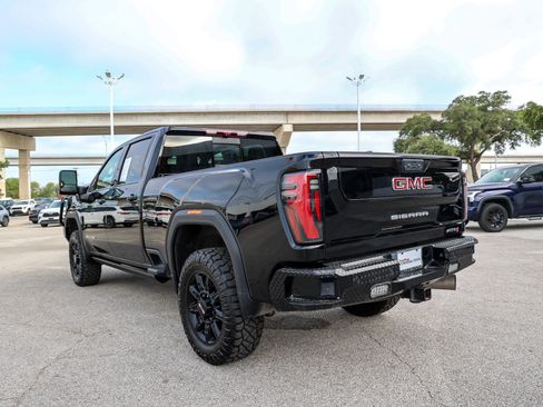 Used 2024 GMC Sierra 2500 AT4 w/ AT4 Premium Plus Package AWD/4WD image 11