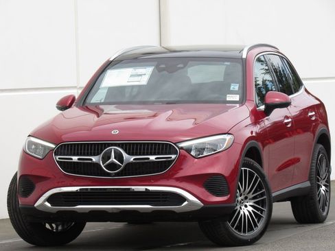 New 2025 Mercedes-Benz GLC 300 4MATIC image 1