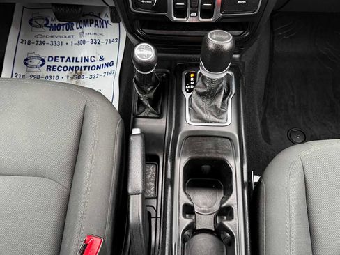 Used 2020 Jeep Wrangler Unlimited Sport AWD/4WD image 24