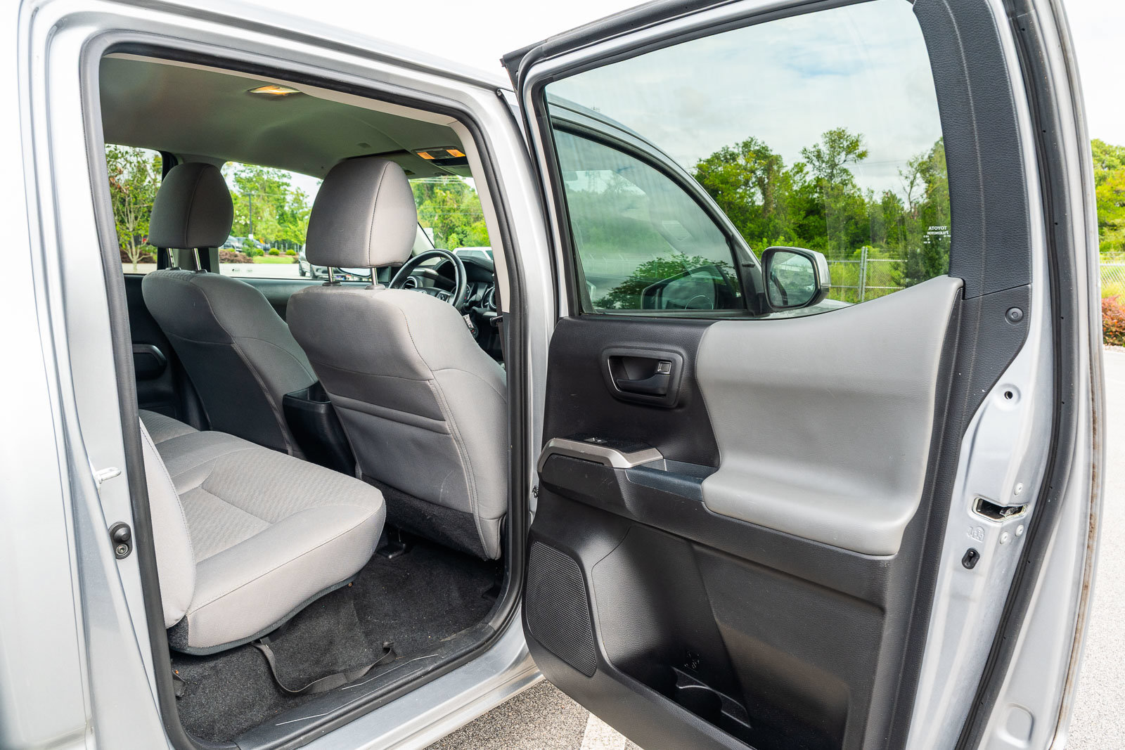 Used 2021 Toyota Tacoma SR5 RWD image 13
