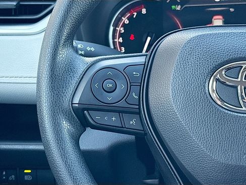 Used 2025 Toyota RAV4 XLE image 11