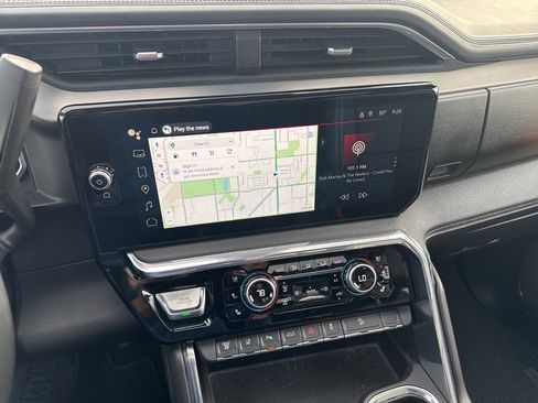 Used 2024 GMC Sierra 2500 Denali w/ Denali Reserve Package image 28