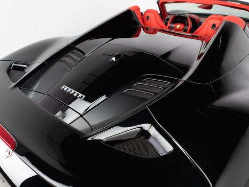 Certified 2021 Ferrari F8 Tributo image 37