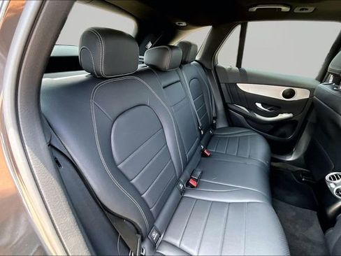Used 2022 Mercedes-Benz GLC 300 4MATIC image 29